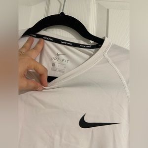 White Nike pro T-Shirt